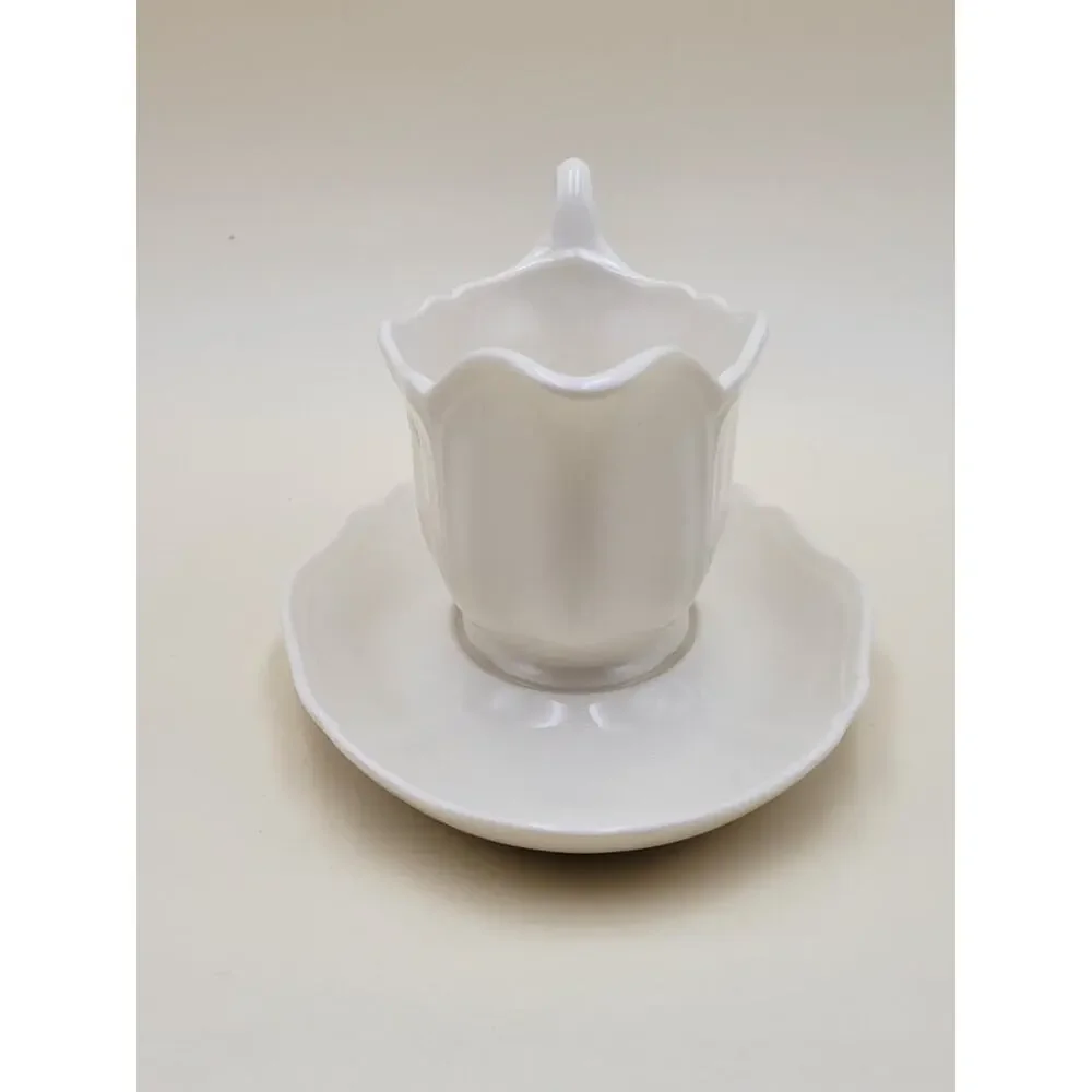 Wedgwood Queens Shape Ceramic Gravy Boat with Saucer White Scalloped Rim